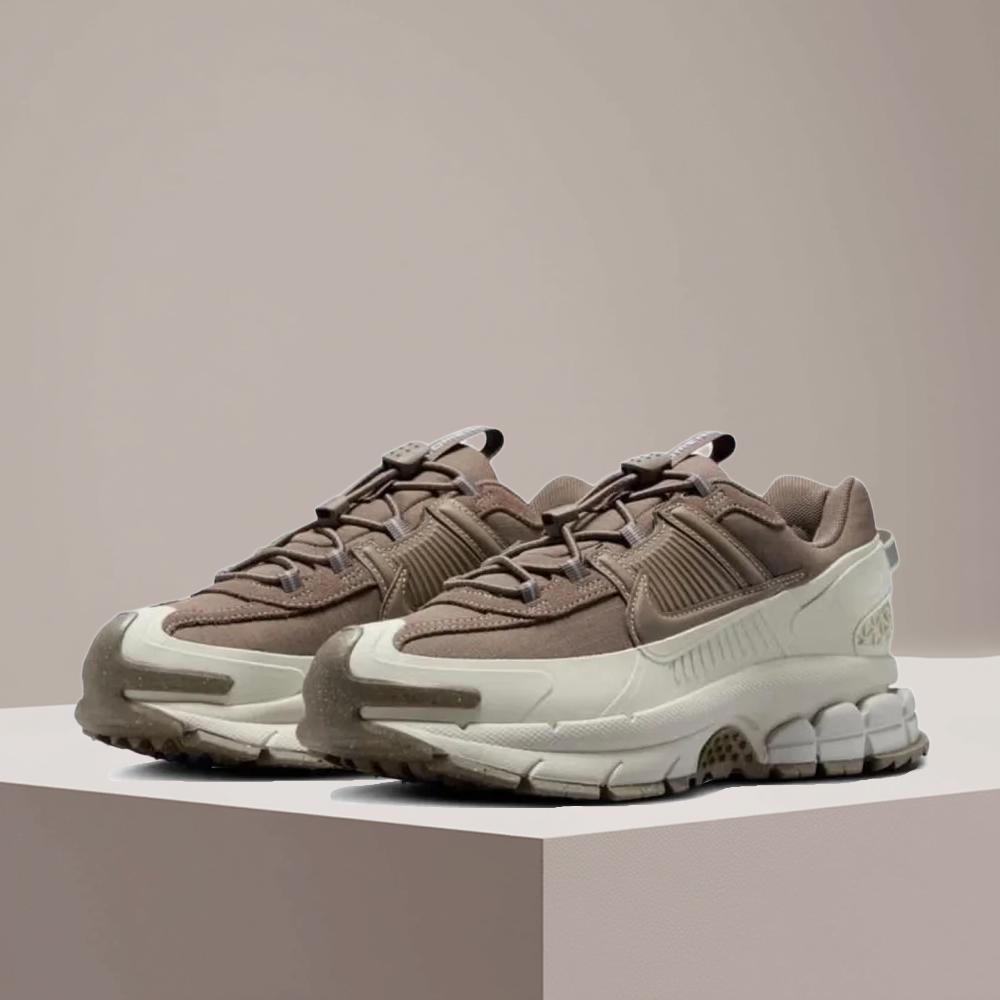 Nike Vomero 5 Roam Soft Comfor - огляд і ціна Nike Shoes Air Max 90