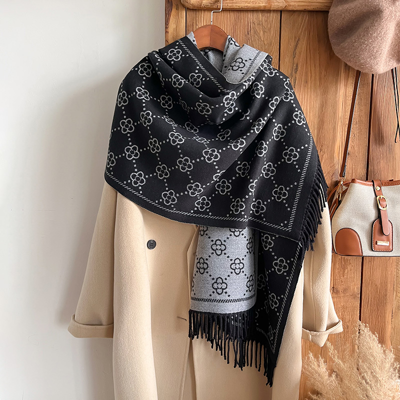 Brands Jacquard Design Winter  - огляд і ціна Woven Scarf Blanket
